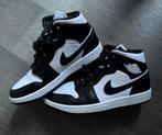 Zwart-witte Nike Jordans – Maat 38,5, Wit, Nike, Nieuw, Ophalen of Verzenden