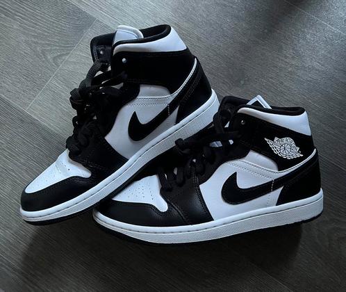 Zwart-witte Nike Jordans – Maat 38,5, Kleding | Heren, Schoenen, Nieuw, Sneakers, Wit, Ophalen of Verzenden