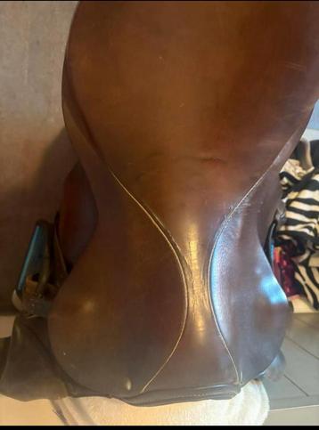 Zadel beschikbaar voor biedingen