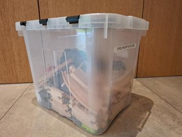 Houten treinspoor beschikbaar voor biedingen