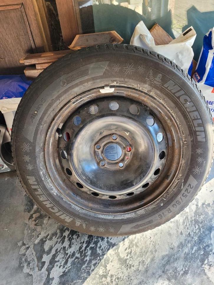 Michelin alpin 225 60 16 sur jantes 16 pouces 5x108, Auto-onderdelen, Banden en Velgen, Band(en), 16 inch, Gebruikt, Ophalen