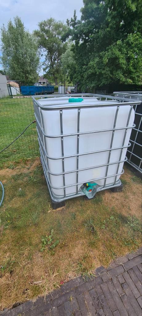 IBC watervat 1000L wit - plastiekonderstel, Tuin en Terras, Regentonnen, Zo goed als nieuw, Kunststof, Ophalen