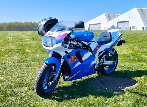 Suzuki gsxr 750 1993 oldtimer, Motoren, Motoren | Suzuki, Particulier, Sport, meer dan 35 kW, 4 cilinders, Ophalen