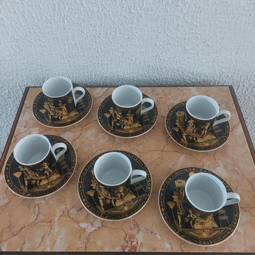 Fathi Mahmoud, Royal Porcelain, 6 koffiekopjes en mandjes, Verzamelen, Porselein, Kristal en Bestek, Nieuw, Kop en/of schotel