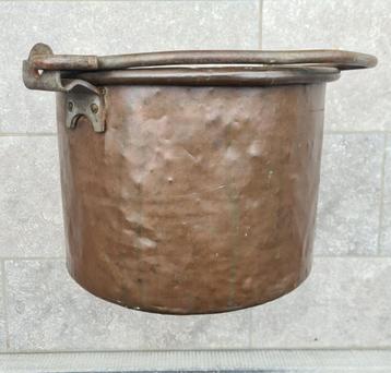 Koperen ketel beschikbaar voor biedingen