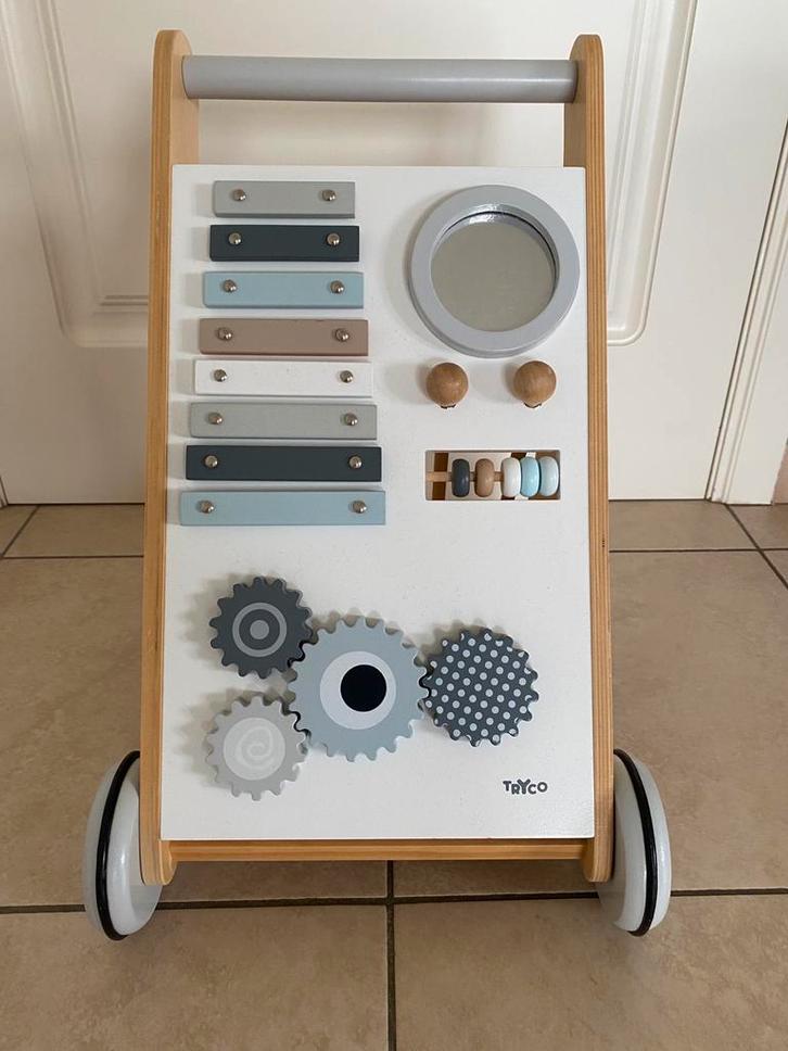 Houten loopwagentje met spiegeltje en draaistukke, Kinderen en Baby's, Speelgoed | Houten speelgoed, Zo goed als nieuw, Duw- of Trekspeelgoed