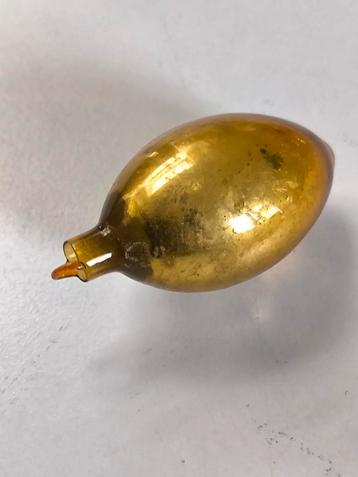 Ajeko, druppel met glazen oogje beschikbaar voor biedingen