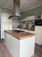 Prachtige keuken met Kookeiland + Apparatuur