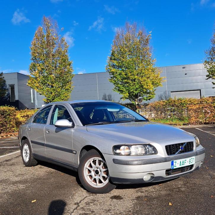 VOLVO S60 BENZINE AUTOMAAT - 145000KM - Gekeurd verkoop, Auto's, Volvo, Particulier, S60, ABS, Airbags, Airconditioning, Boordcomputer
