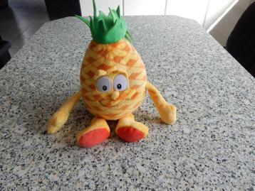 nr.201 - Pluche knuffel ananas beschikbaar voor biedingen