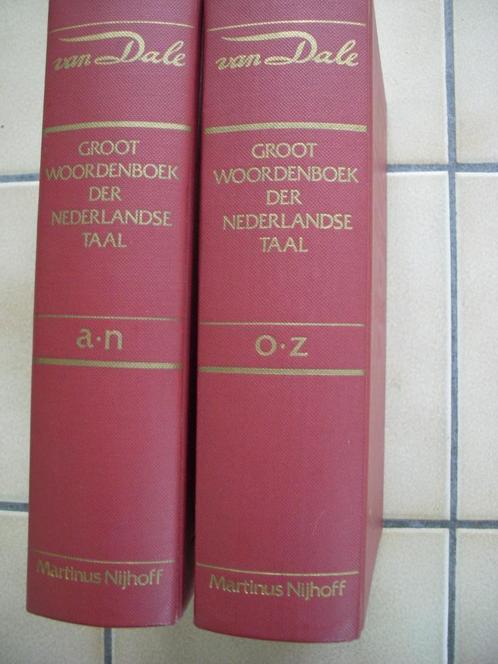 Groot woordenboek der nederlandse taal 1976 van Dale, Boeken, Woordenboeken, Zo goed als nieuw, Nederlands, Van Dale, Ophalen of Verzenden