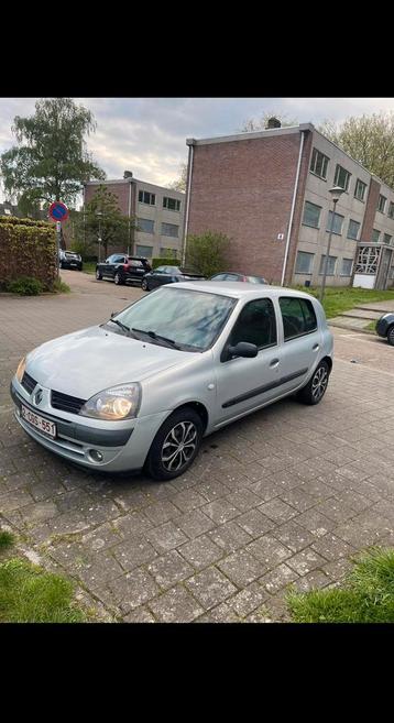 Renault Clio, Benzine Gekeurd Voor Verkoop.