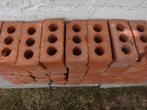 Bakstenen, blokken, buizen, schroeven, Ophalen, Nieuw, Bakstenen