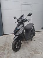 Piaggio Zip 4T Scooter Glans Zwart FULL OPTION (A-KLASSE), Fietsen en Brommers, Ophalen of Verzenden, Zo goed als nieuw