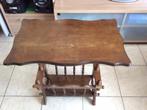 Te koop bijzettafel met krantenbak, 45 tot 60 cm, Gebruikt, Hout, 55 tot 75 cm