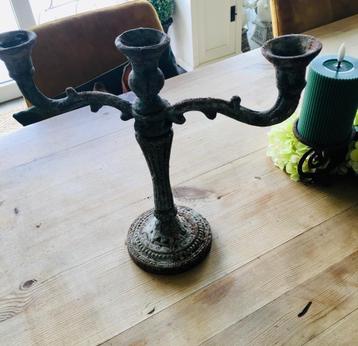Mooie nostalgische metalen kandelaar  beschikbaar voor biedingen
