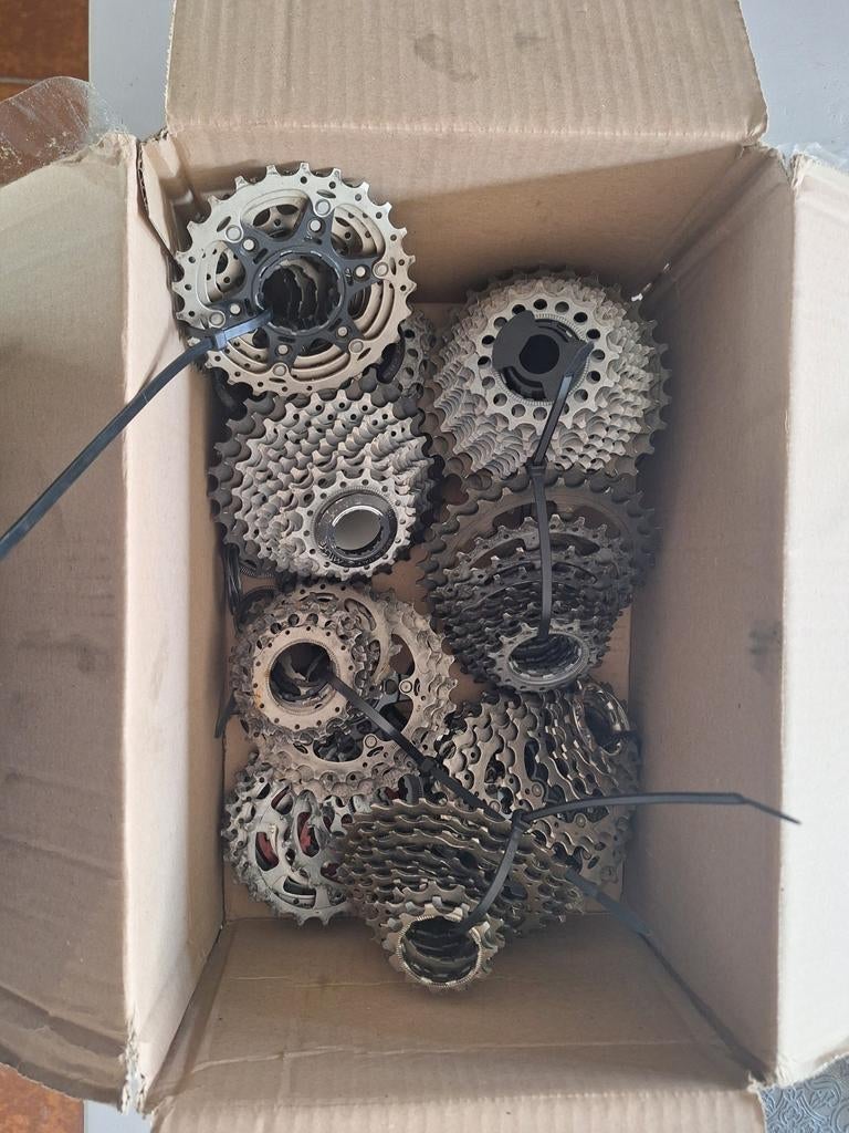 Diverse 11 en 12 speed cassettes, Ophalen