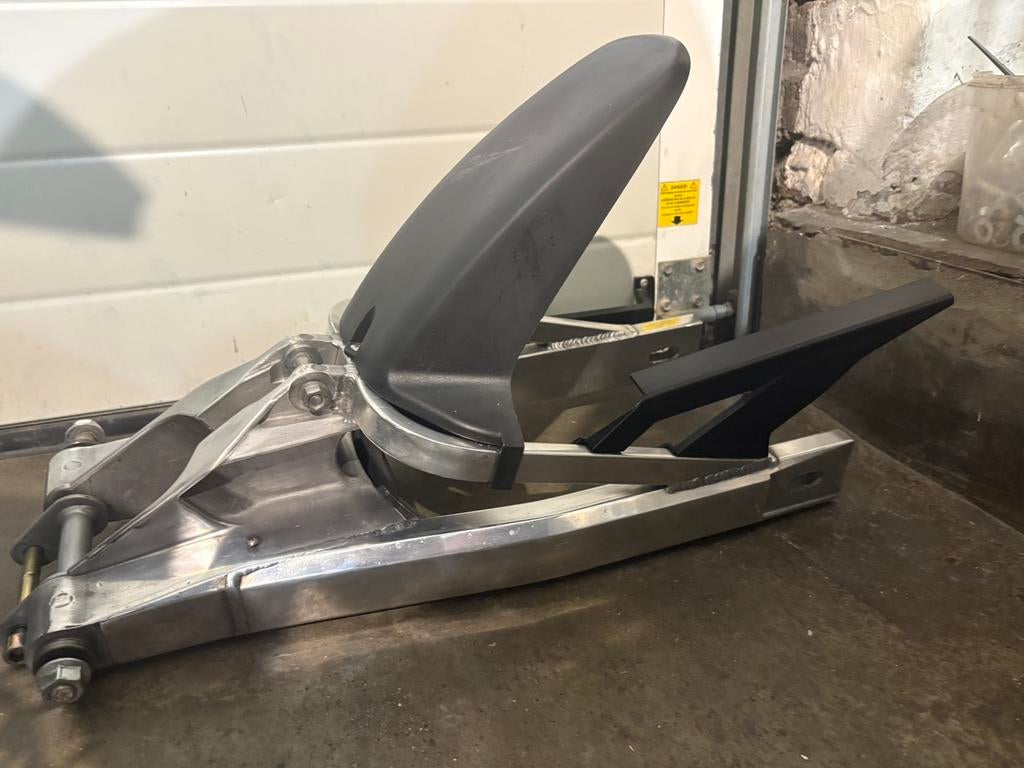 Bras oscillant derbi gpr, Fietsen en Brommers, Brommeronderdelen | Algemeen, Ophalen