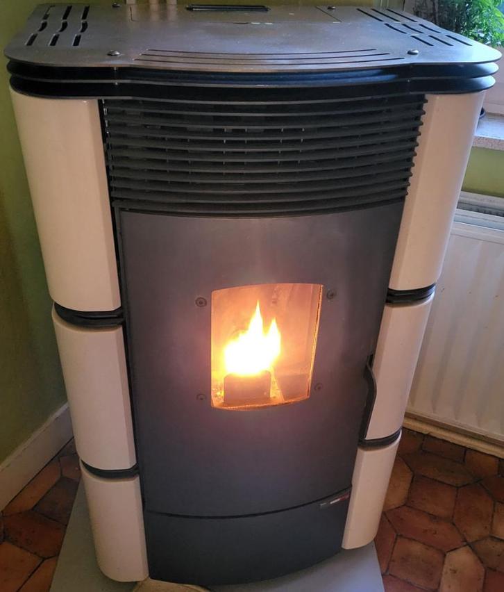 Poêles à pellets 12kW MONDENA (Italia), Maison & Meubles, Poêles, Utilisé, Suspendu, Autres types, Autres carburants, Enlèvement
