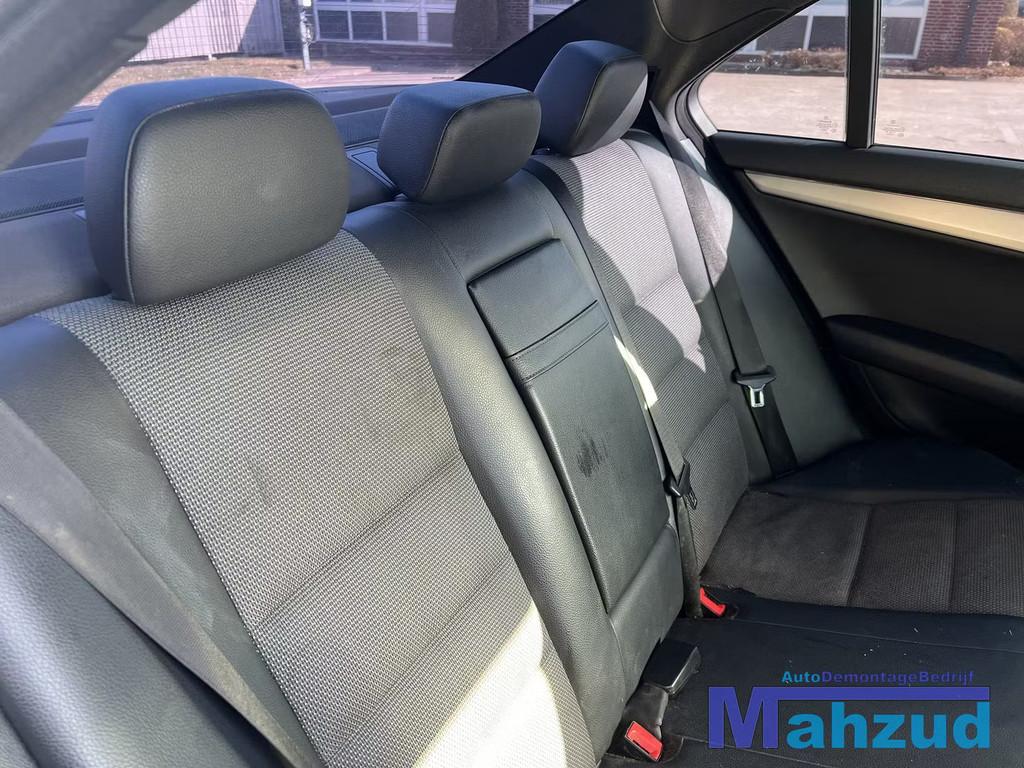 MERCEDES C klasse W204 Half leer interieur compleet 2008-201, Mercedes-Benz AG, Mercedes-Benz, Utilisé, Mercedesstrasse 120
70372  Stuttgart, DE