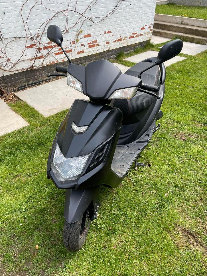 Scooter GTS Vici 4 temps – Démarre, roule et freine, Motos, Motos | Marques Autre, Particulier, Scooter, jusqu'à 11 kW, Permis Moto A1 minimum