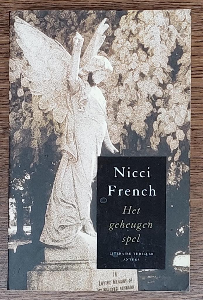 3 Boeken - Nicci French - Literaire Thrillers, Ophalen, Zo goed als nieuw, Nicci French, Amerika