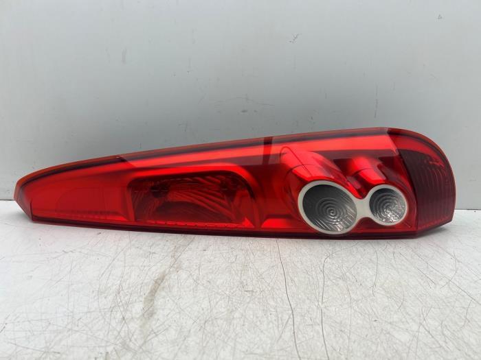 Feu arrière droit d'un Ford Fiesta, Autos : Pièces & Accessoires, Éclairage, Ford, Utilisé, 3 mois de garantie, Enlèvement ou Envoi