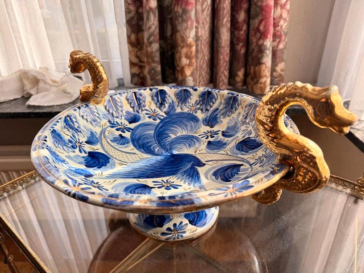 Elegante Delfts blauw schaal met sierlijke zwanen, Antiek en Kunst, Antiek | Schalen, Ophalen