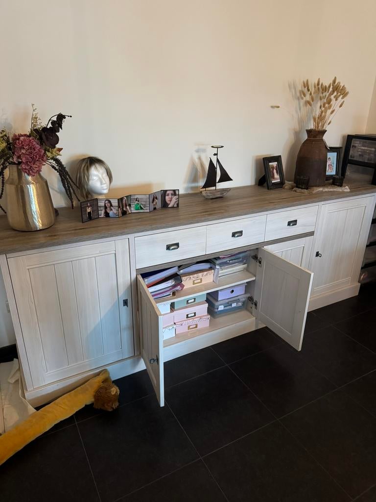 Grote dressoire kast, Maison & Meubles, Armoires | Dressoirs, Comme neuf, Enlèvement