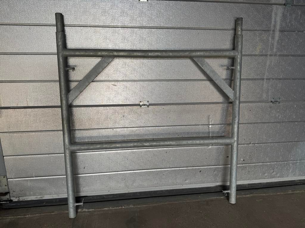 Stelling kaders 40 stuks, Doe-het-zelf en Bouw, Steigers, Ophalen, Zo goed als nieuw