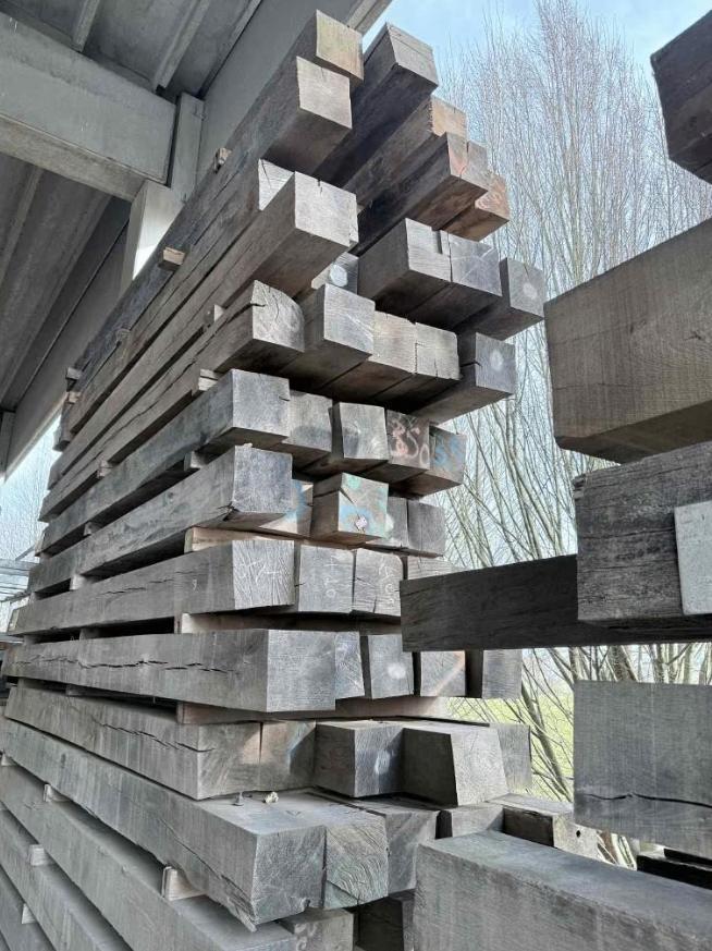 Eiken balken – winddroog – verschillende lengtes (tot 5 m), Bricolage & Construction, Bois & Planches, Comme neuf, Poutre, Chêne
