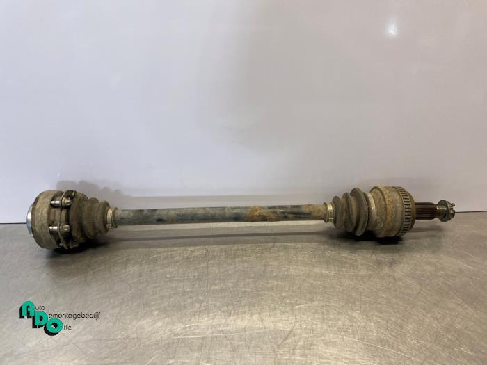 Arbre de transmission arrière droit d'un BMW 1-Serie (1-Ser, Autos : Pièces & Accessoires, Freins & Transmission, BMW, Utilisé