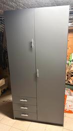 Garde robe, Enlèvement, Comme neuf