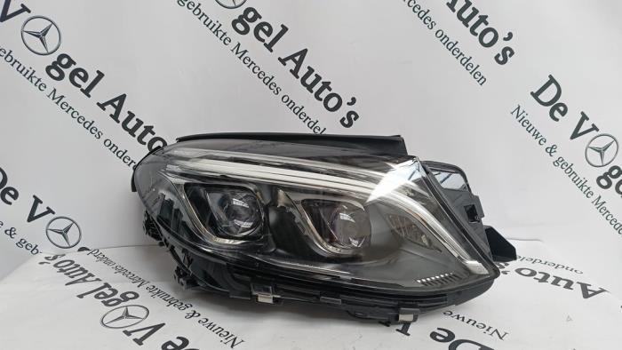 Phare droit d'un Mercedes GLE, Autos : Pièces & Accessoires, Éclairage, Mercedes-Benz, Utilisé, 3 mois de garantie, Enlèvement ou Envoi