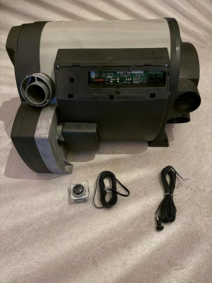 Poêle/chaudière Truma combi 6 Année de construction 2010, Caravanes & Camping, Camping-car Accessoires, Utilisé, Enlèvement ou Envoi