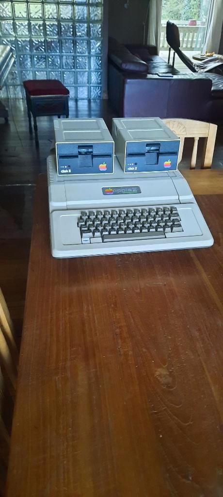 Apple II europlus computer met diskdrives 1979, Computers en Software, Vintage Computers, Ophalen