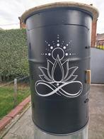 Bar , mange debout, tonneau à pellets