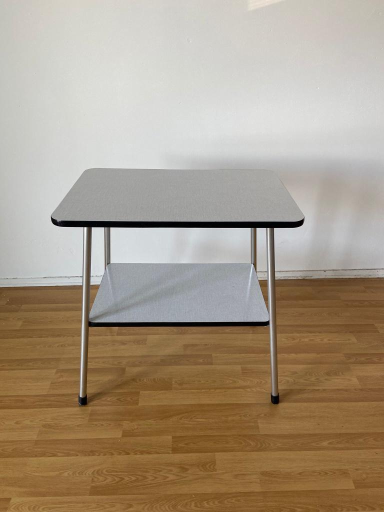 Formica tafel, Ophalen