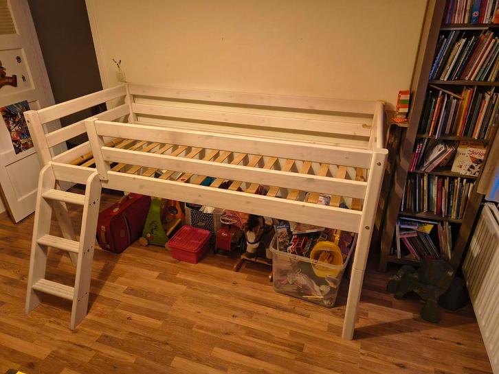 Lit avec rehausseur, Enfants & Bébés, Chambre d'enfant | Lits superposés & Lits mezzanines, Enlèvement