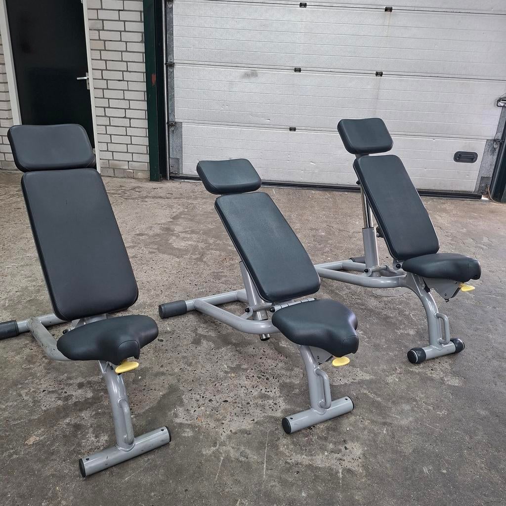 Technogym Adjustable Bench   Technogym Verstelbare Bankjes, Sport en Fitness, Ophalen