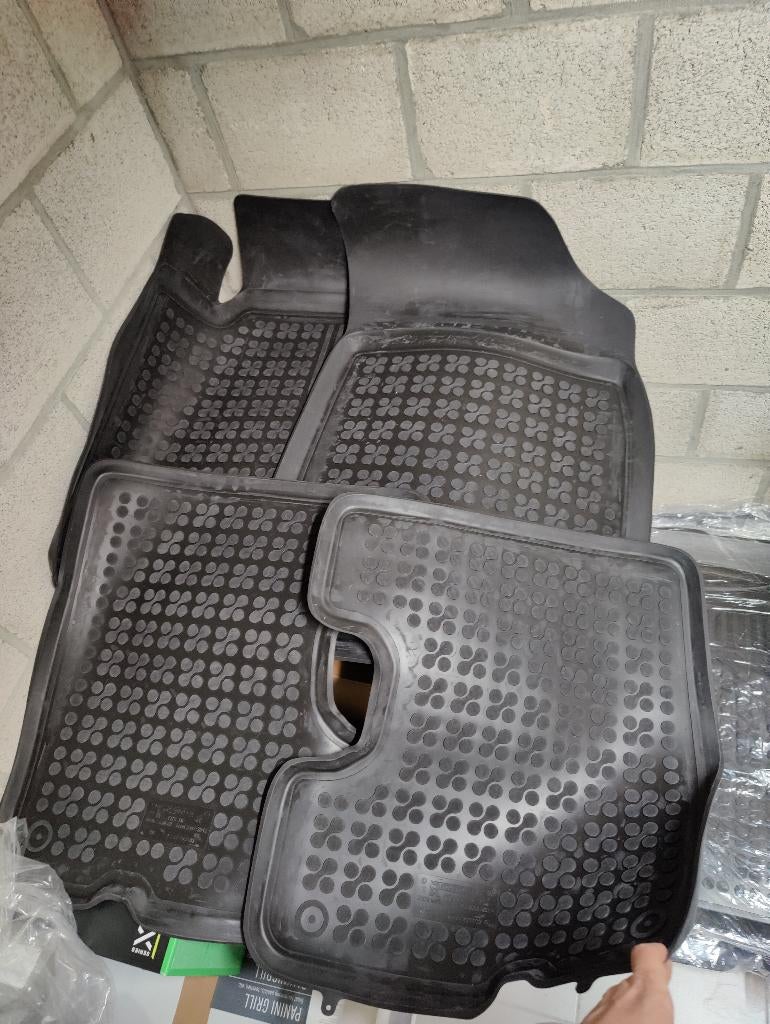 Kit de tapis en caoutchouc pour Dacia Sandero 2008-2012, Enlèvement ou Envoi, Neuf