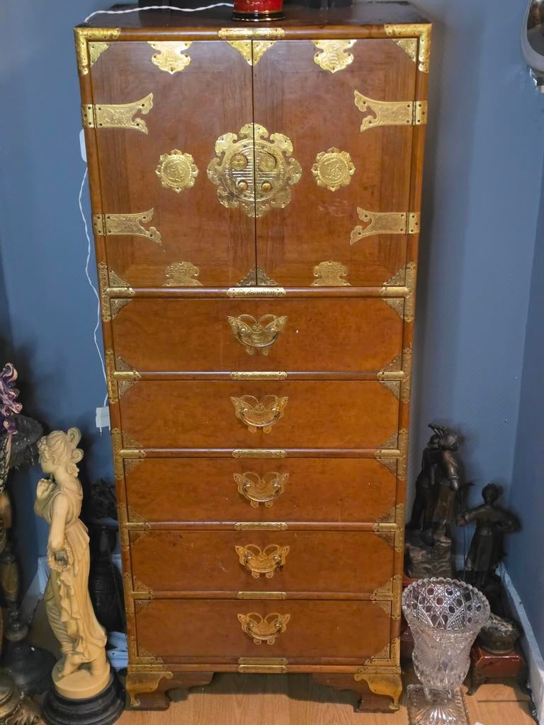 Chinoiserie kast, Ophalen