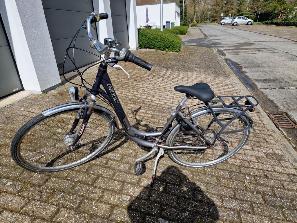 Dames fiets 28 in goede en propere staat met versnellingen, Fietsen en Brommers, Fietsen | Dames | Damesfietsen, Ophalen, Versnellingen