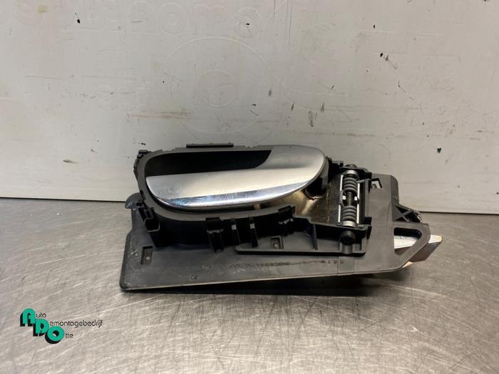 Poignée portière 2portes droite d'un Peugeot 307 (307 01-), Autos : Pièces & Accessoires, Carrosserie & Tôlerie, Peugeot, Utilisé