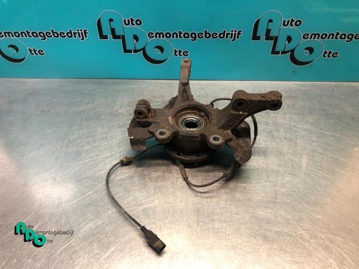 Fusee links-voor van een Citroen Nemo (Nemo 08-), Auto-onderdelen, Ophanging en Onderstel, Citroën, Gebruikt, 3 maanden garantie