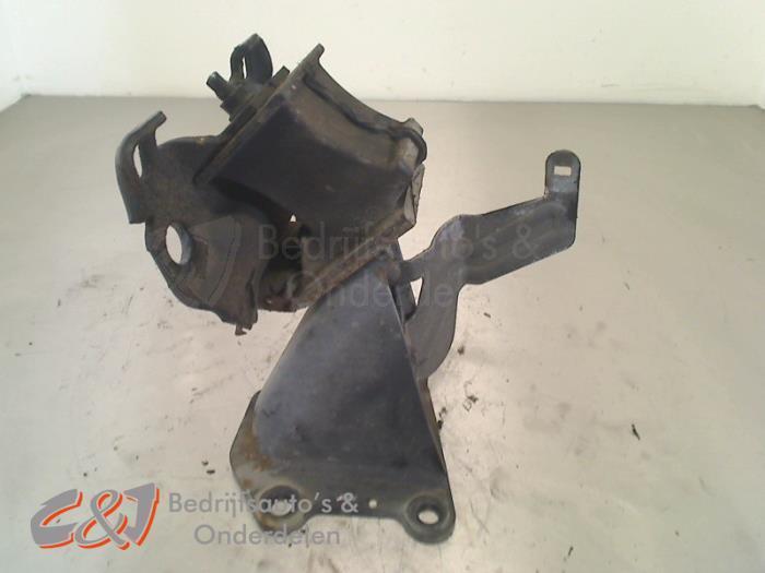 Support moteur d'un Nissan Navara, Autos : Pièces & Accessoires, Suspension & Châssis, Nissan, Utilisé, 3 mois de garantie, Enlèvement ou Envoi