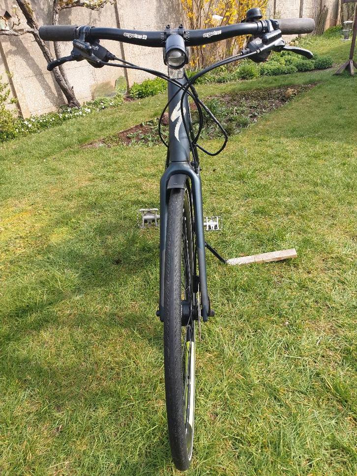 Vélo EQ de sport Specialized Sirrus pour hommes, Vélos & Vélomoteurs, Vélos | Hommes | Vélos pour homme, Comme neuf, Autres marques