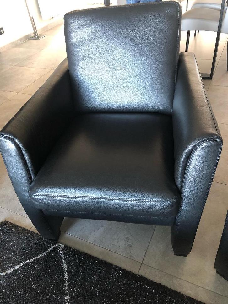 Lederen bijzetzetels in nieuwstaat., Huis en Inrichting, Fauteuils, Zo goed als nieuw, Leer, 75 tot 100 cm, 75 tot 100 cm, Ophalen