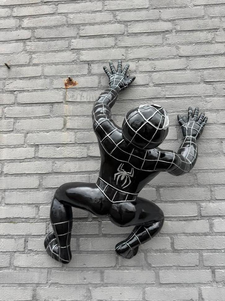 Statue décorative Spiderman grimpant, Collections, Statues & Figurines, Utilisé, Fantasy, Enlèvement