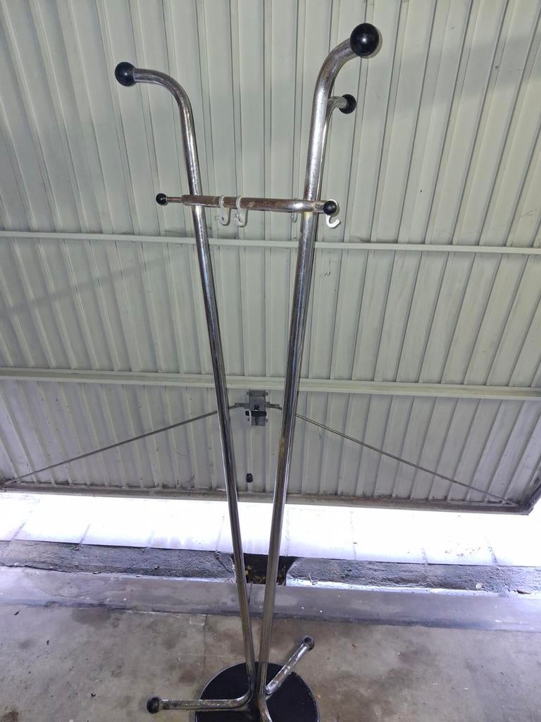 Porte manteau, Enlèvement